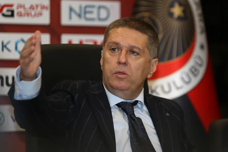 Gençlerbirliğin puheenjohtaja Çakmak muistuttaa: ”Sama erotuomari kahden viikon välein”